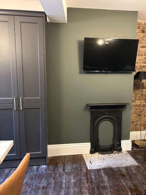 Patrick Street Townhouse Apartment Cork Bagian luar foto