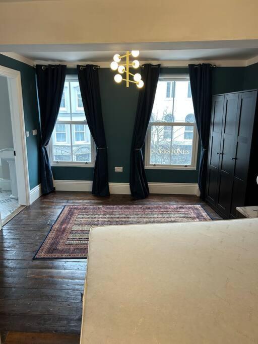 Patrick Street Townhouse Apartment Cork Bagian luar foto