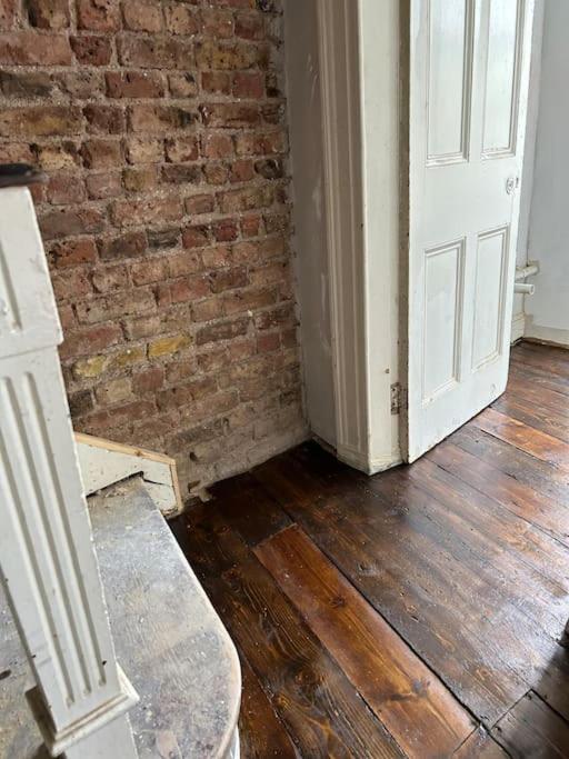 Patrick Street Townhouse Apartment Cork Bagian luar foto