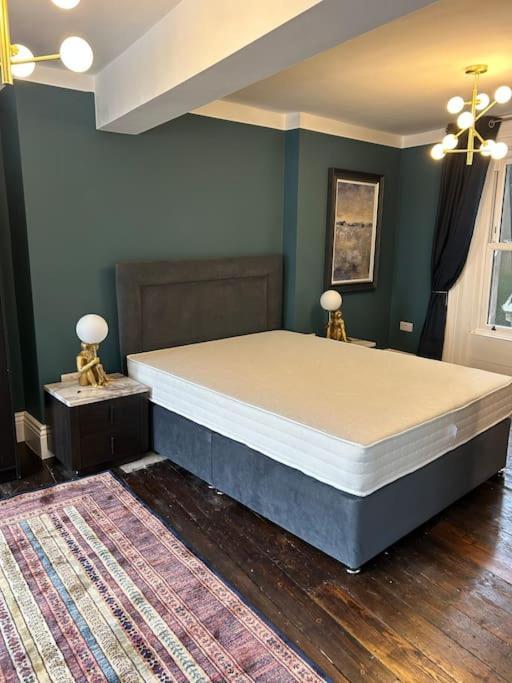 Patrick Street Townhouse Apartment Cork Bagian luar foto