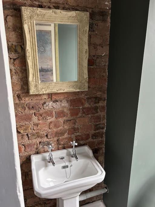 Patrick Street Townhouse Apartment Cork Bagian luar foto